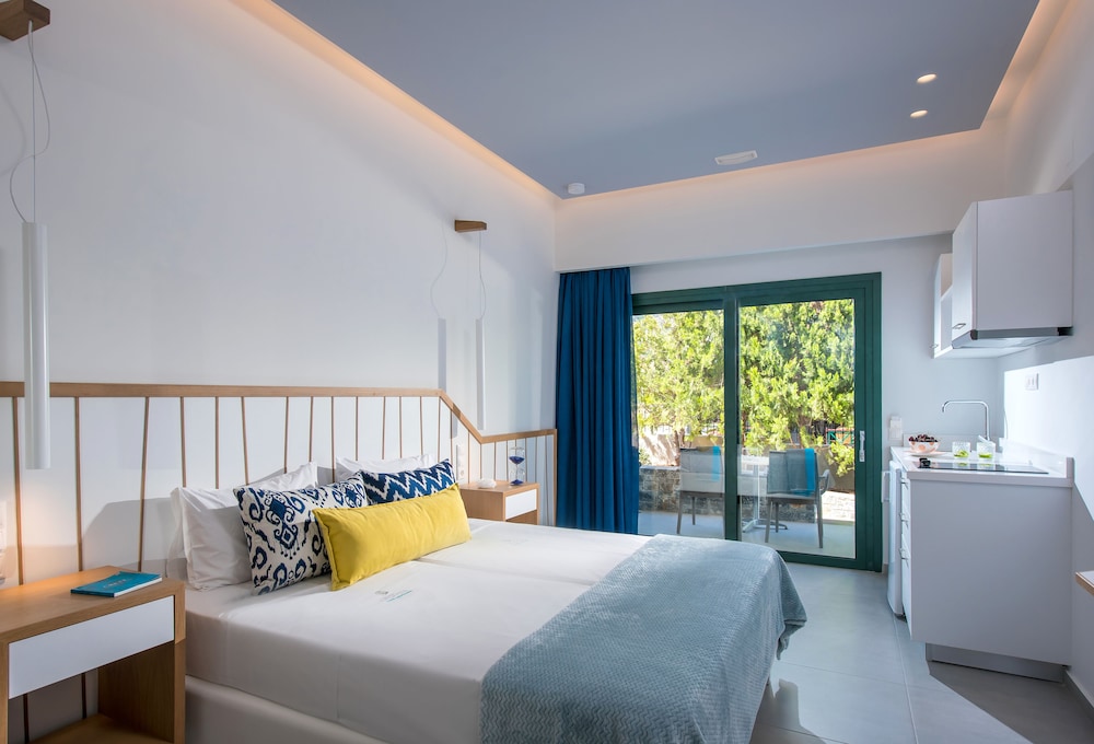 Kristalli Hotel Apartments — Hotel rooms in Malia