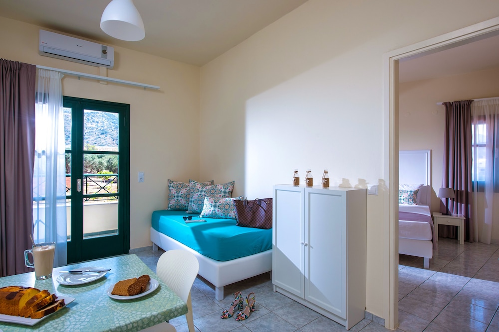 Kristalli Hotel Apartments — Hotel rooms in Malia
