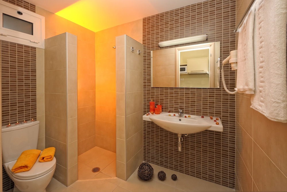 Kristalli Hotel Apartments — Hotel rooms in Malia