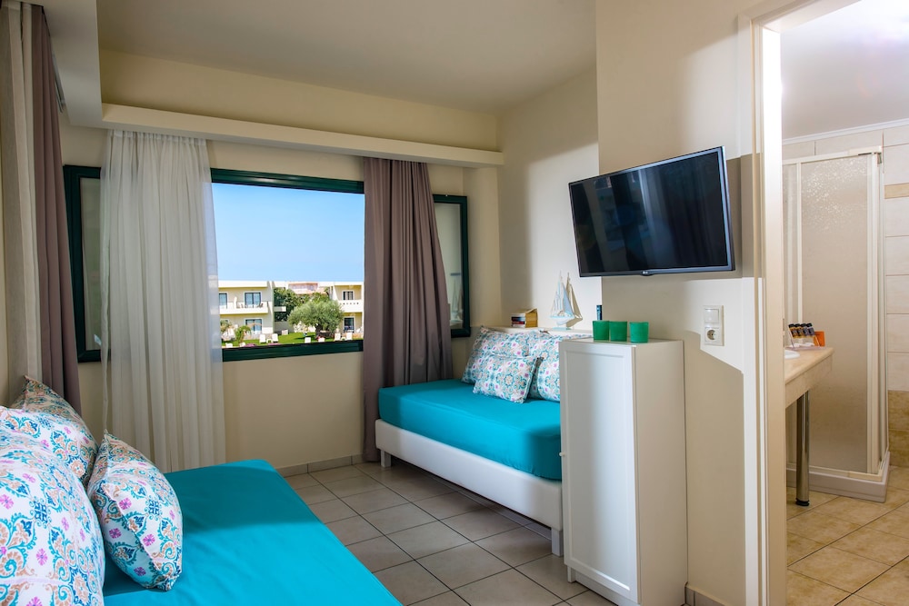 Kristalli Hotel Apartments — Hotel rooms in Malia