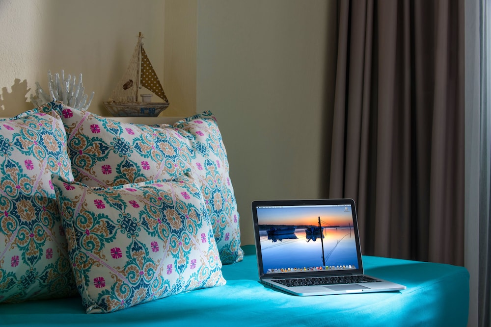 Kristalli Hotel Apartments — Hotel rooms in Malia