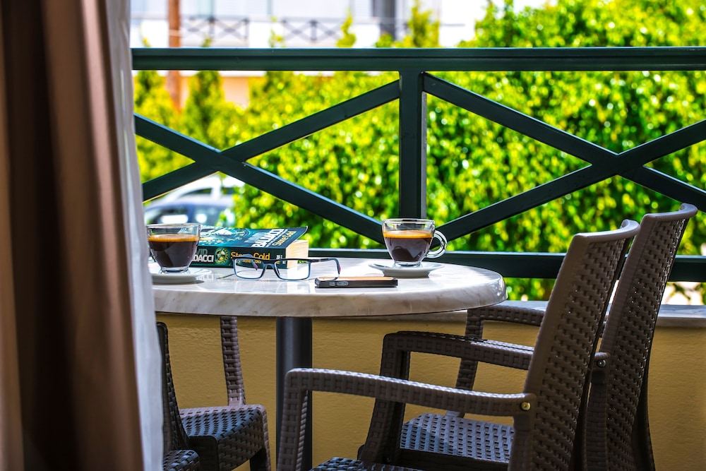 Kristalli Hotel Apartments — Hotel rooms in Malia