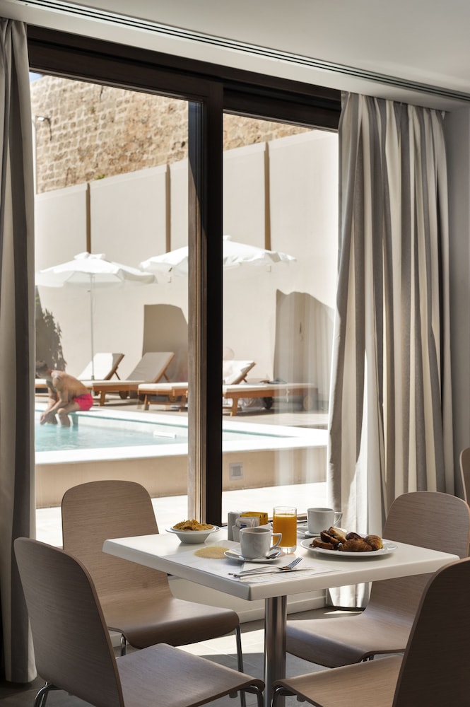 Kriti Hotel — Swimming pool in Chania