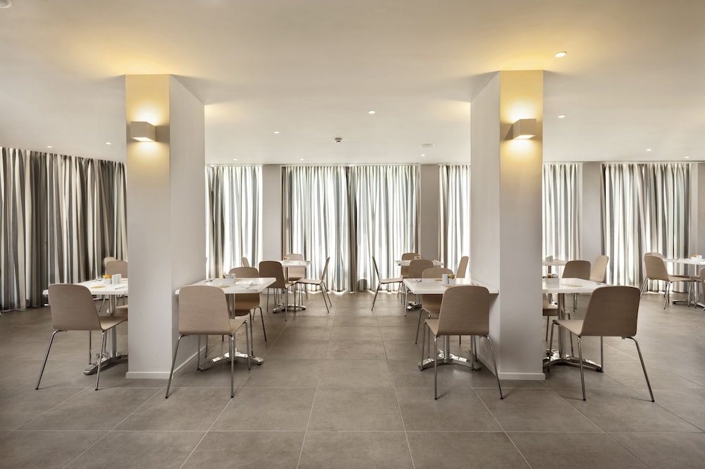 Kriti Hotel — Restaurant & bars in Chania