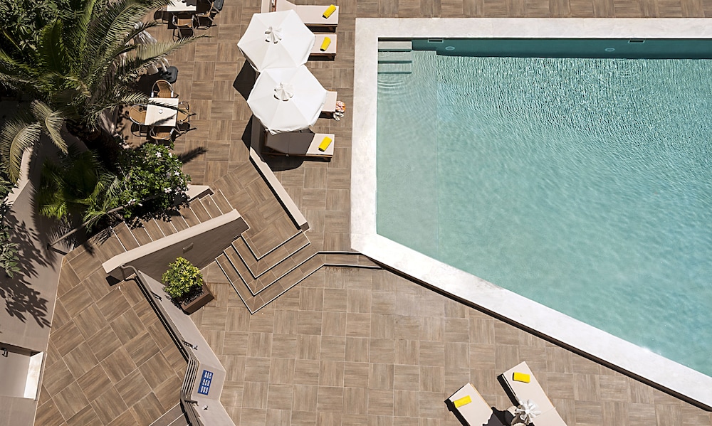 Kriti Hotel — Swimming pool in Chania
