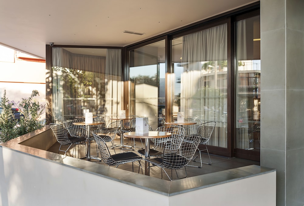 Kriti Hotel — Restaurant & bars in Chania