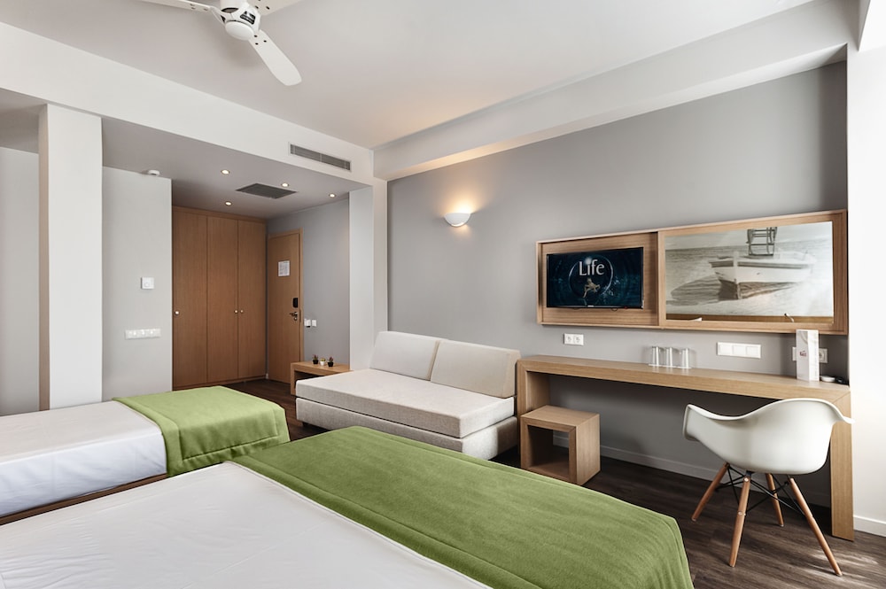 Kriti Hotel — Hotel rooms in Chania