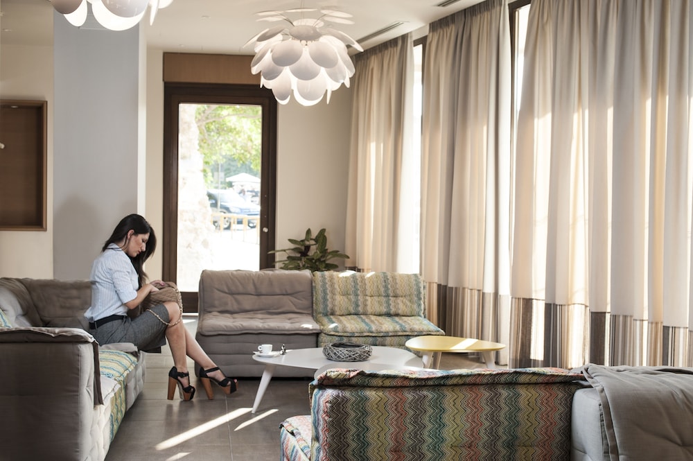 Kriti Hotel — Hotel rooms in Chania