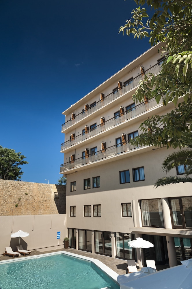 Kriti Hotel — Hotel building in Chania