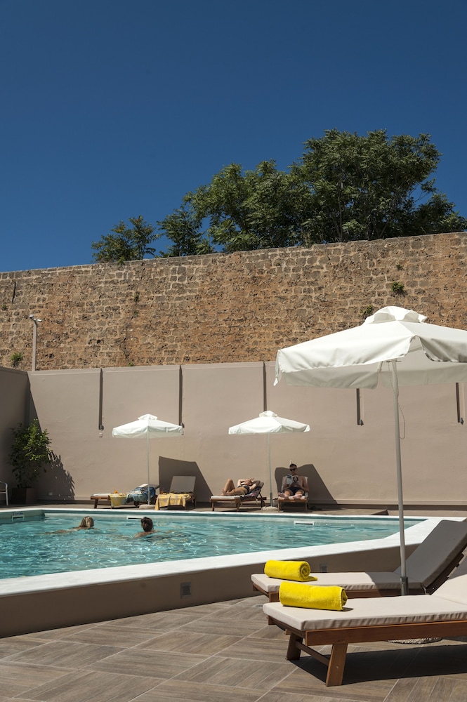 Kriti Hotel — Swimming pool in Chania