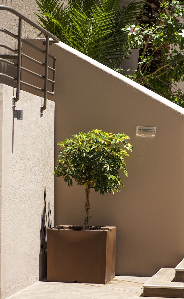Kriti Hotel — Hotel building in Chania