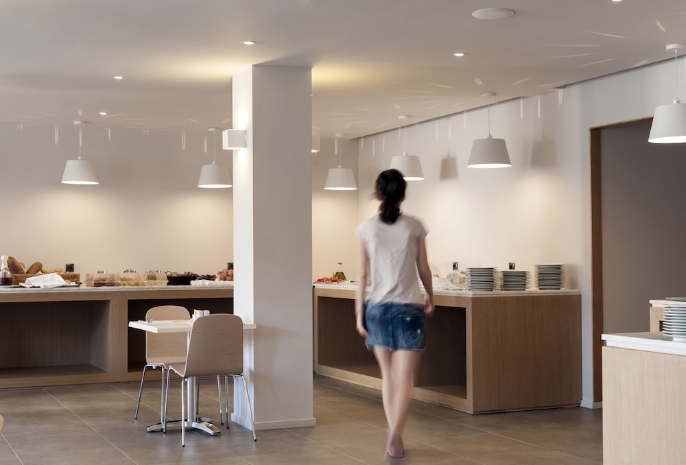 Kriti Hotel — Restaurant & bars in Chania