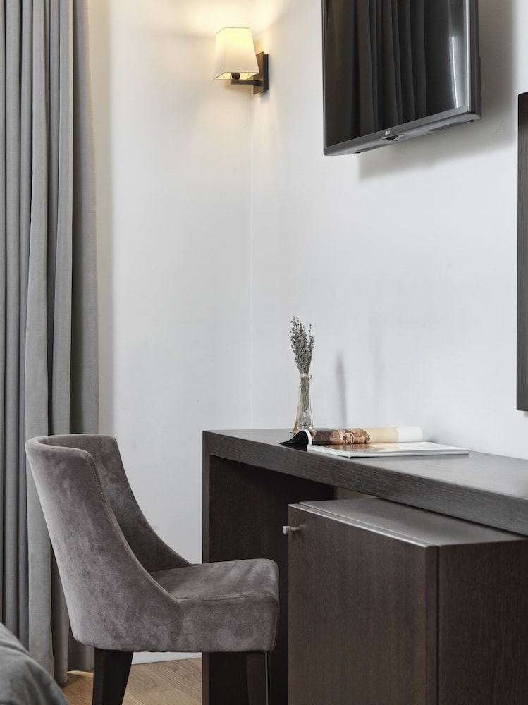 Acropolis Hill — Hotel rooms in Athens, Attica