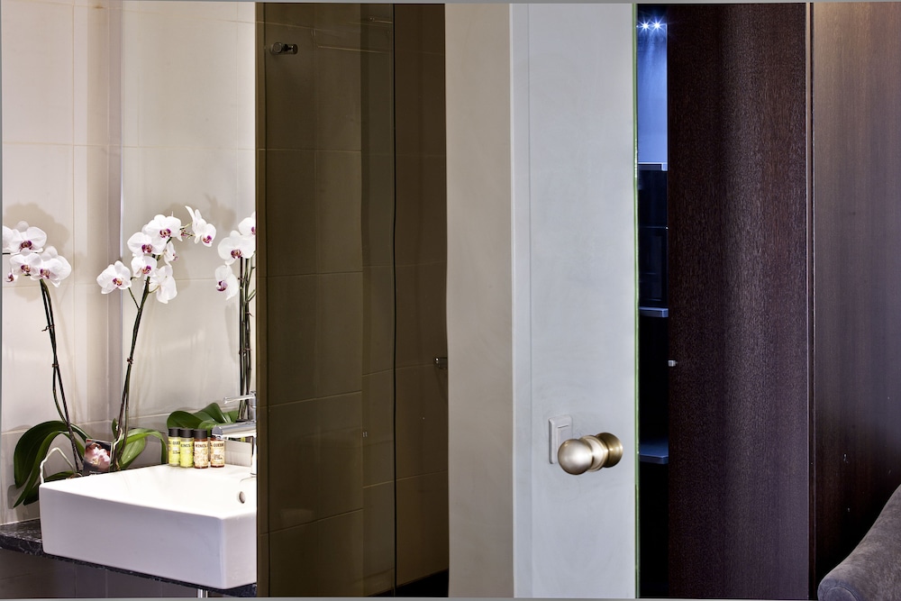Acropolis Hill — Hotel rooms in Athens, Attica