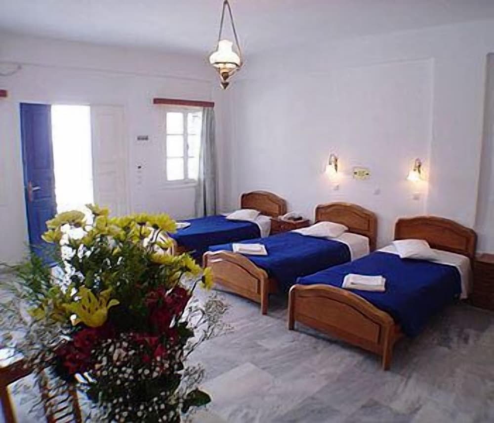 Aegean View Hotel — Hotel rooms in Kamari, South Aegean