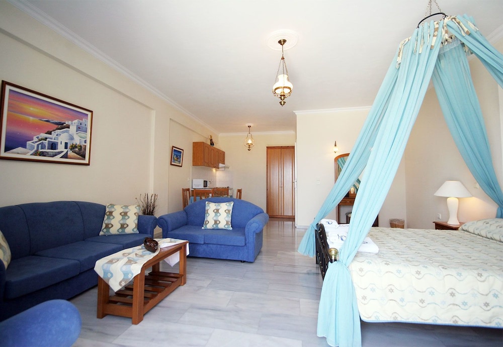 Aegean View Hotel — Hotel rooms in Kamari, South Aegean