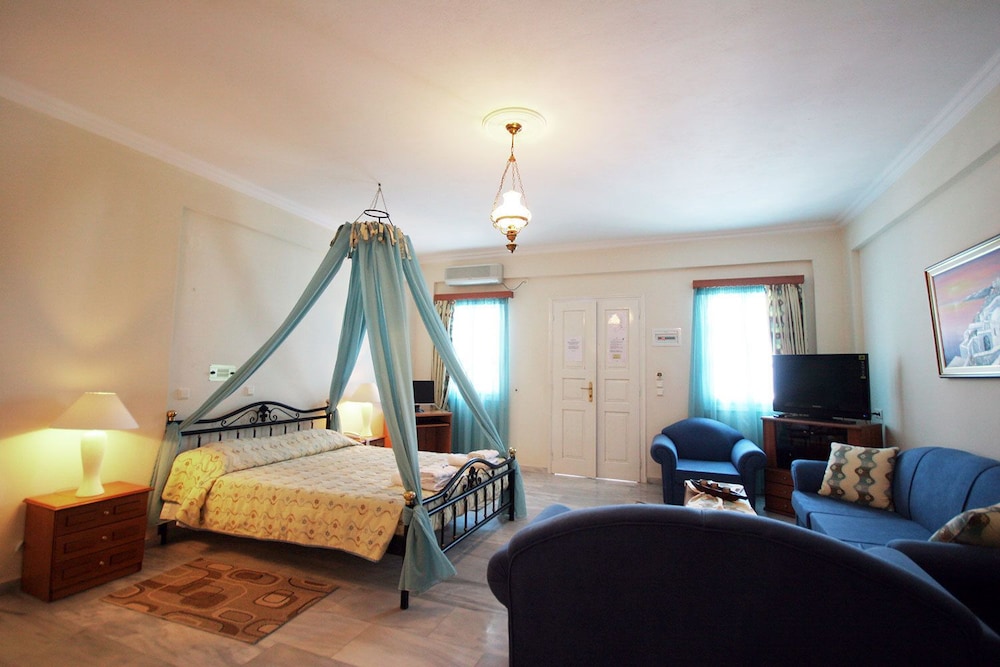Aegean View Hotel — Hotel rooms in Kamari, South Aegean
