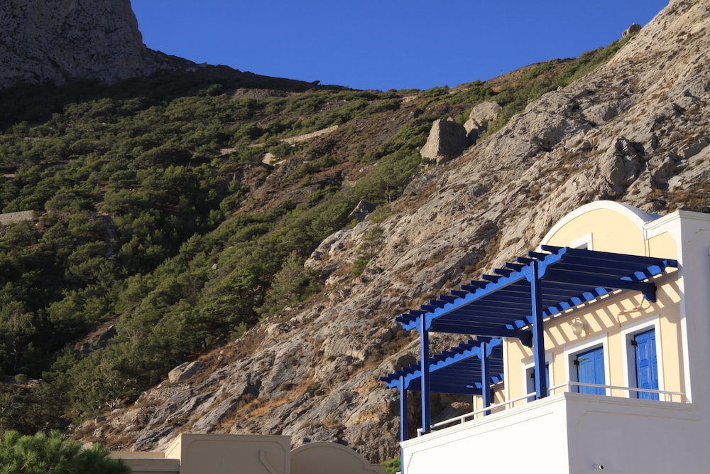 Aegean View Hotel — Hotel building in Kamari, South Aegean