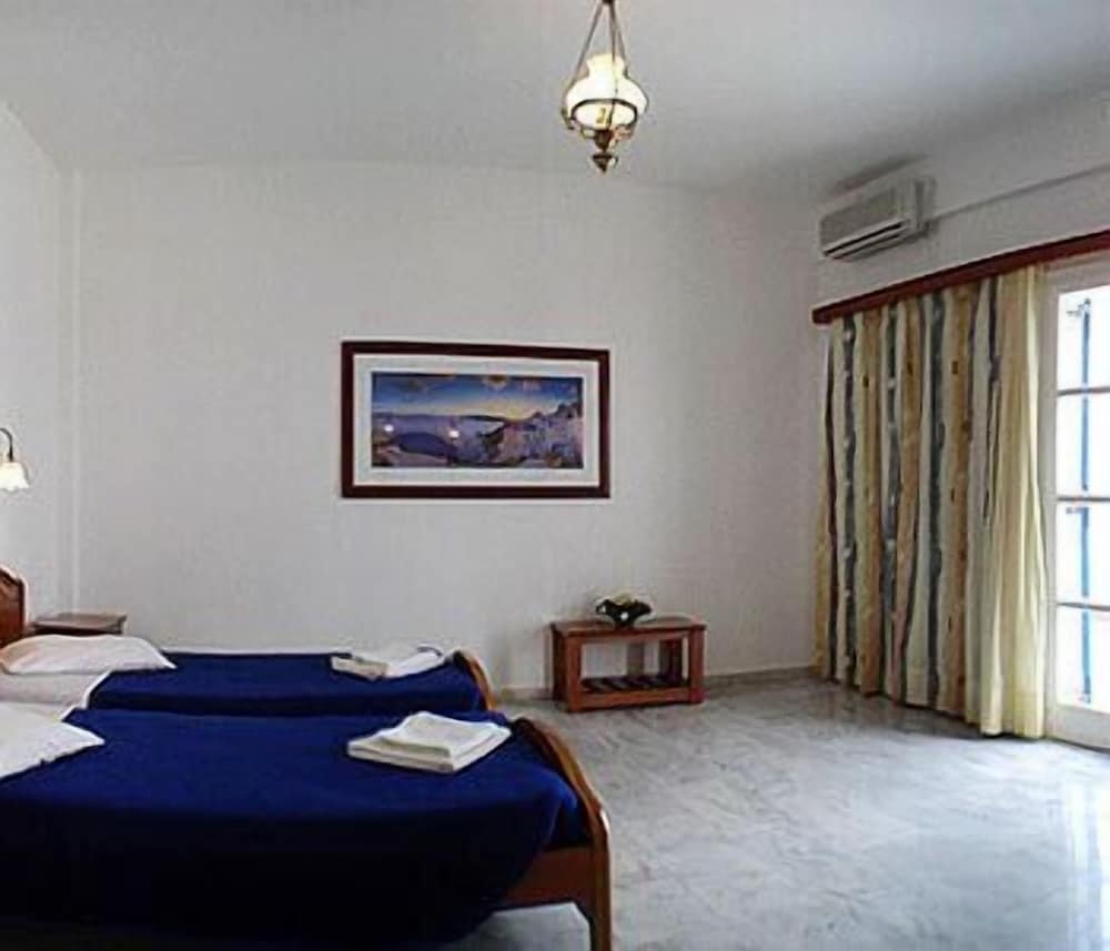 Aegean View Hotel — Hotel rooms in Kamari, South Aegean