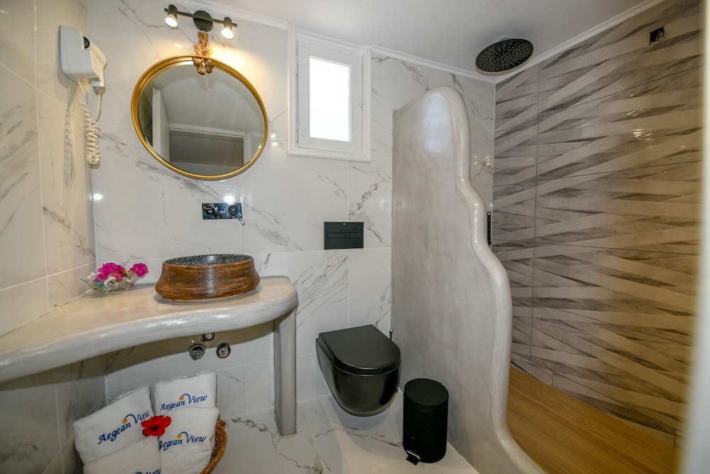 Aegean View Hotel — Hotel rooms in Kamari, South Aegean