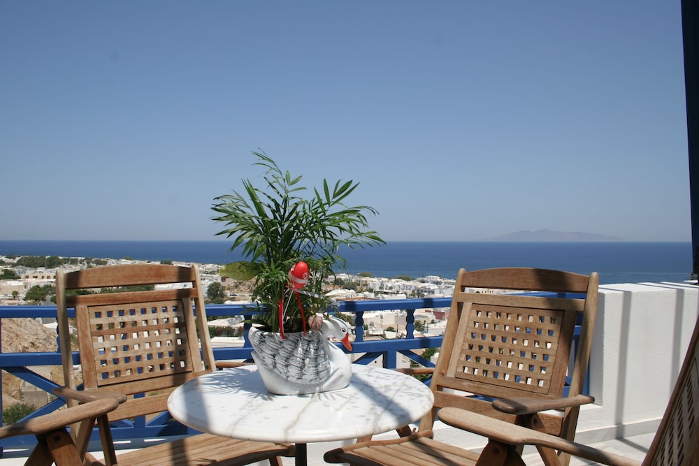 Aegean View Hotel — Attractions in the area in Kamari, South Aegean