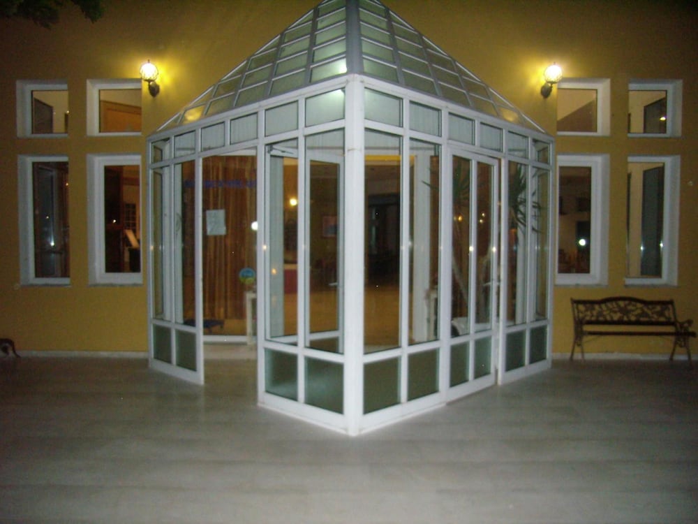 Aegeon Hotel — Hotel building in Lesvos Island