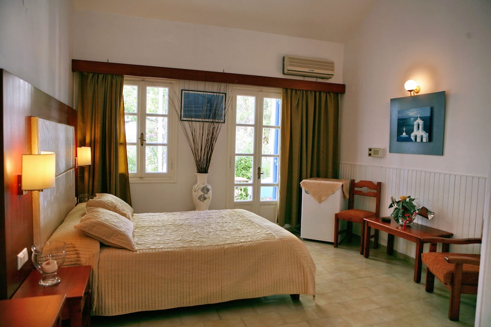 Aegeon Hotel — Hotel rooms in Lesvos Island