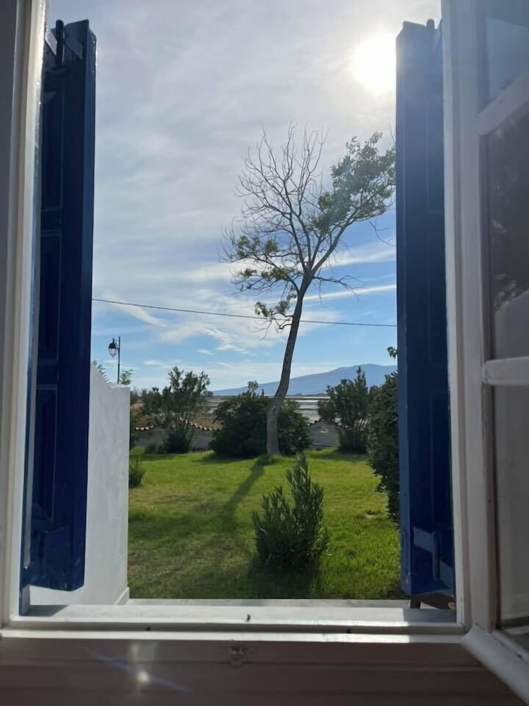 Aegeon Hotel — Hotel rooms in Lesvos Island