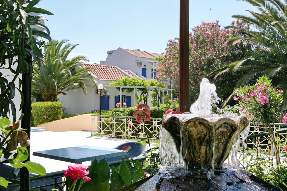 Aegeon Hotel — Hotel building in Lesvos Island