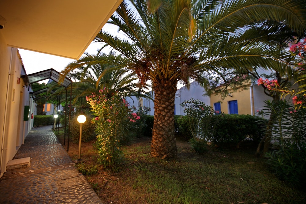 Aegeon Hotel — Hotel building in Lesvos Island