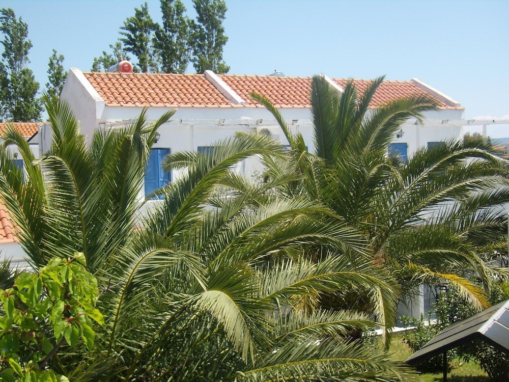 Aegeon Hotel — Hotel building in Lesvos Island