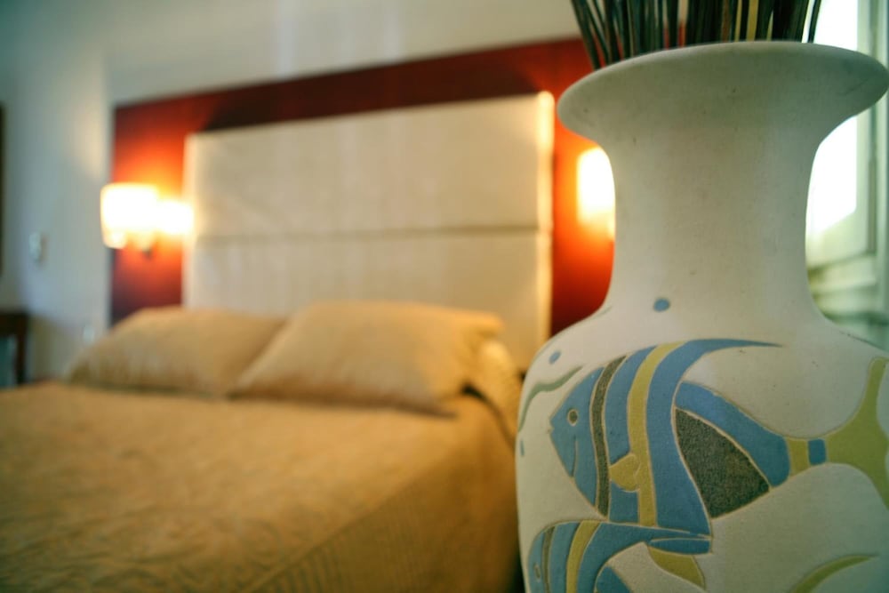 Aegeon Hotel — Hotel rooms in Lesvos Island