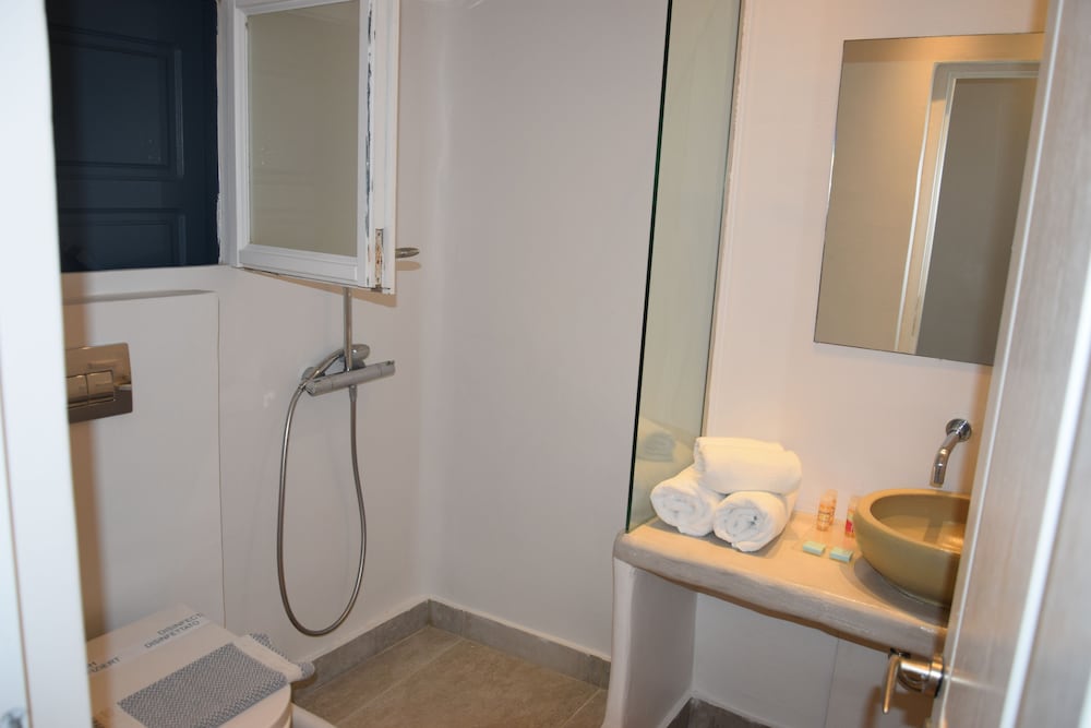 Amaze Suites — Hotel rooms in Imerovigli, South Aegean