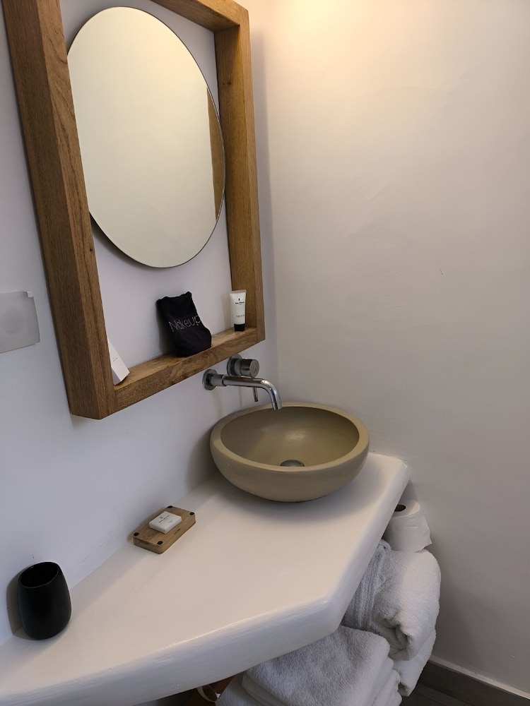 Amaze Suites — Hotel rooms in Imerovigli, South Aegean