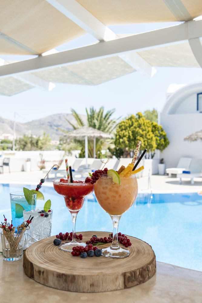 Bella Santorini — Restaurant & bars in Aghios Georgios (Santorini), South Aegean