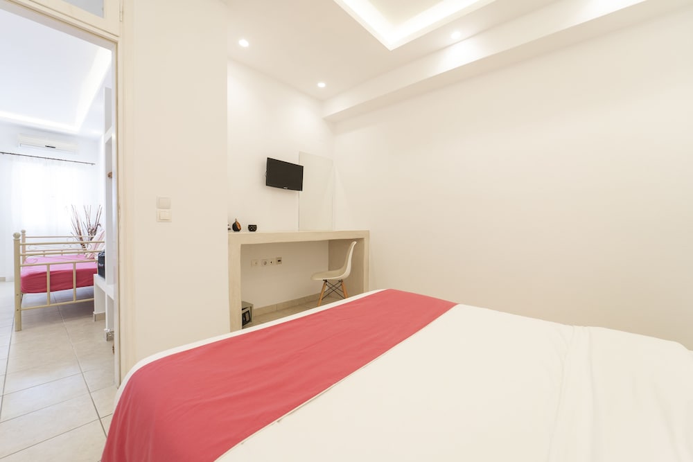 Bella Santorini — Hotel rooms in Aghios Georgios (Santorini), South Aegean