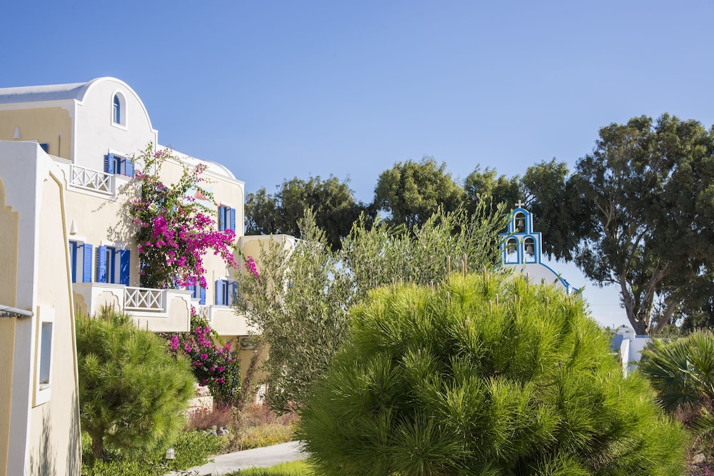 Bella Santorini — Hotel building in Aghios Georgios (Santorini), South Aegean