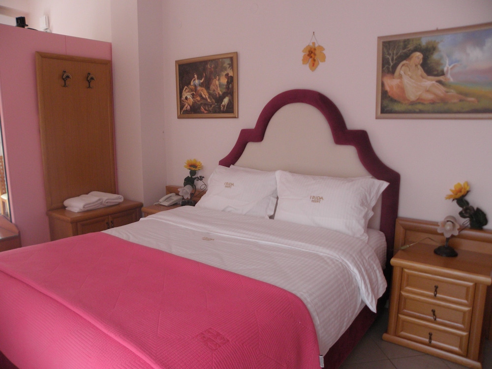Irida Resort — Hotel rooms in Kyparissia, Peloponnese