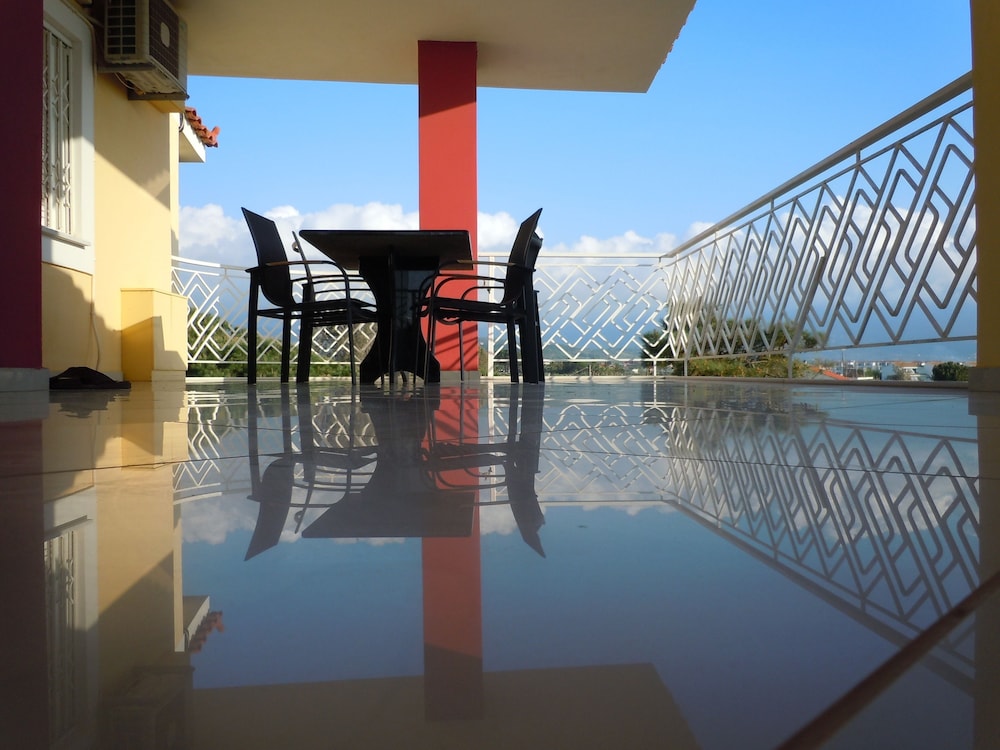 Irida Resort — Hotel building in Kyparissia, Peloponnese