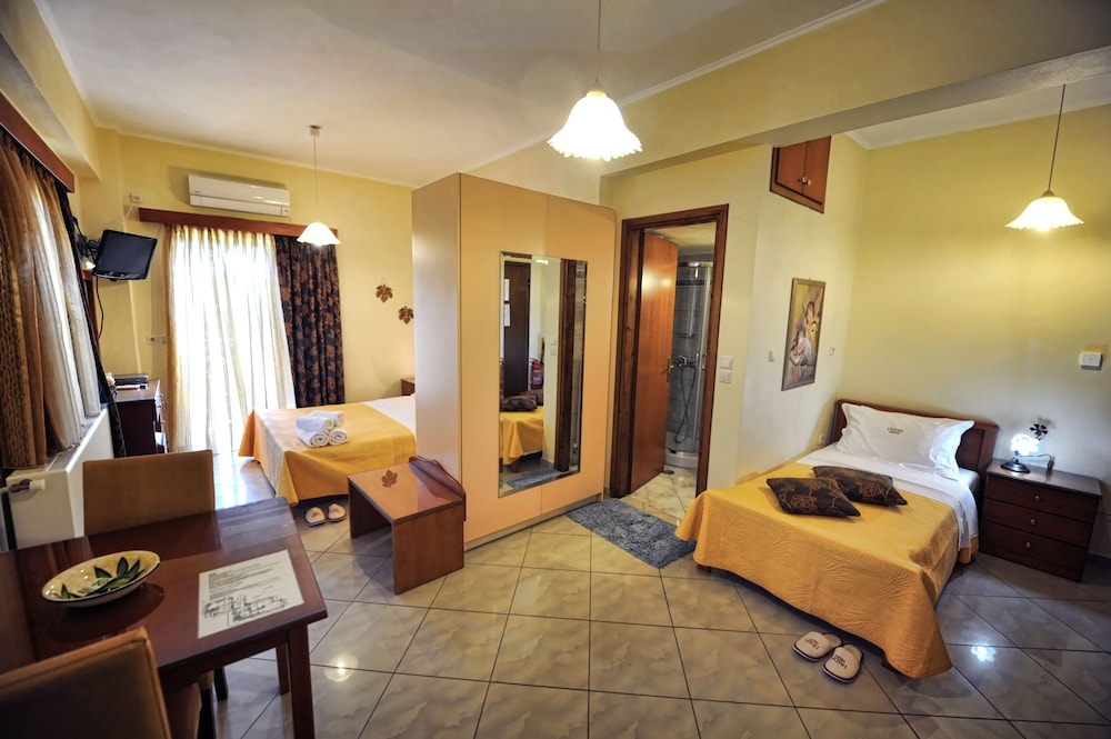 Irida Resort — Hotel rooms in Kyparissia, Peloponnese