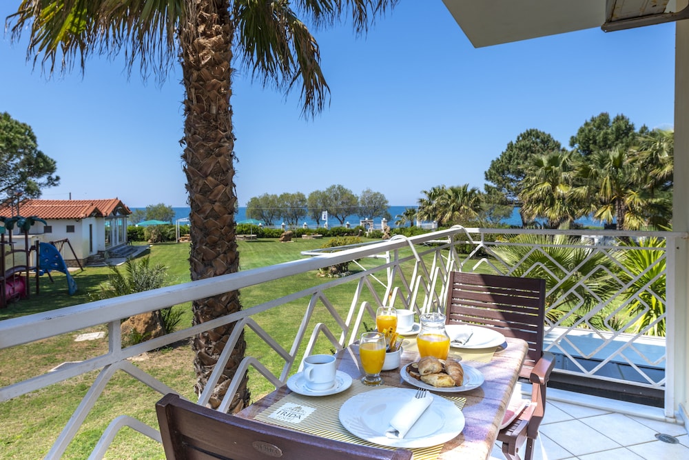 Irida Resort — Beach in Kyparissia, Peloponnese