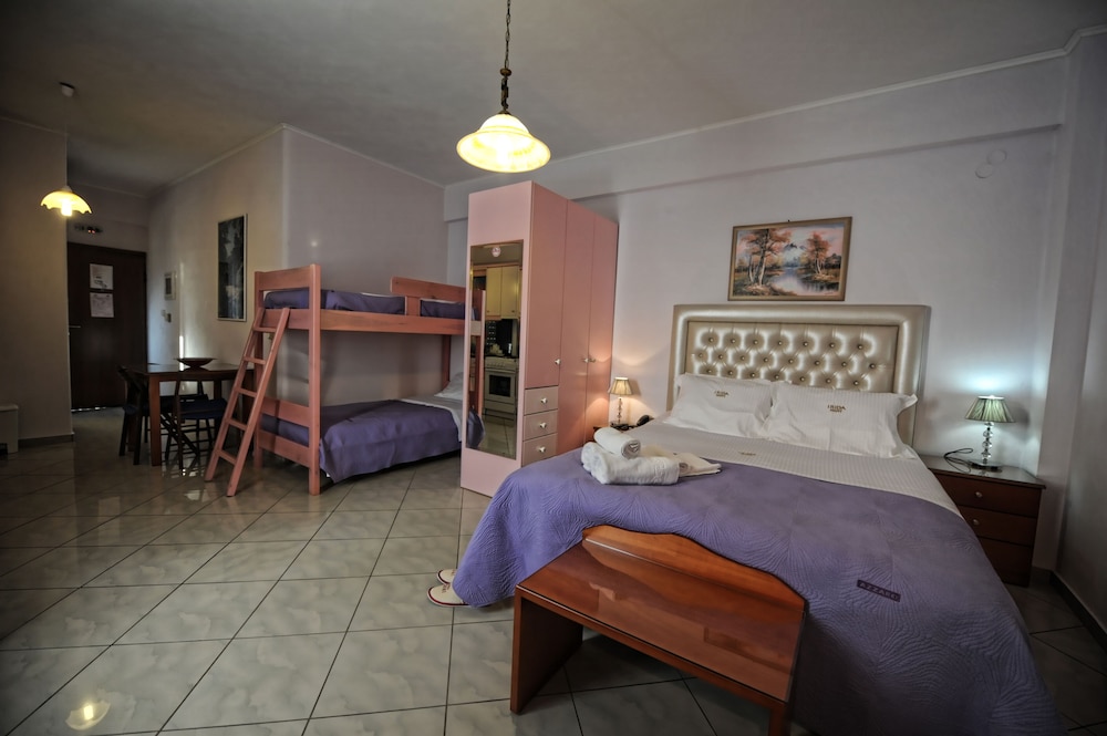 Irida Resort — Hotel rooms in Kyparissia, Peloponnese