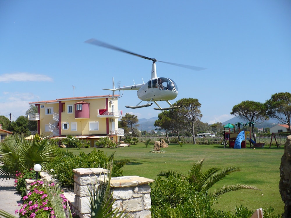 Irida Resort — Attractions for children in Kyparissia, Peloponnese