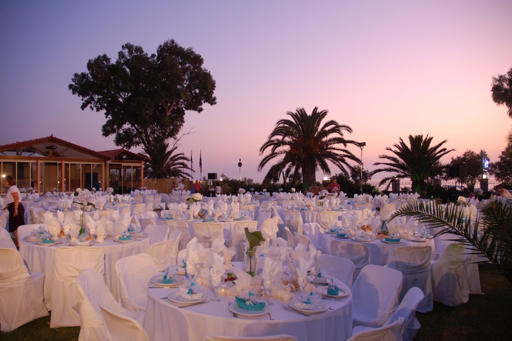 Irida Resort — Restaurant & bars in Kyparissia, Peloponnese
