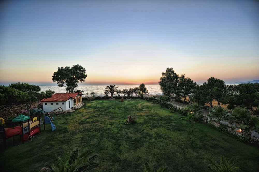 Irida Resort — Attractions for children in Kyparissia, Peloponnese