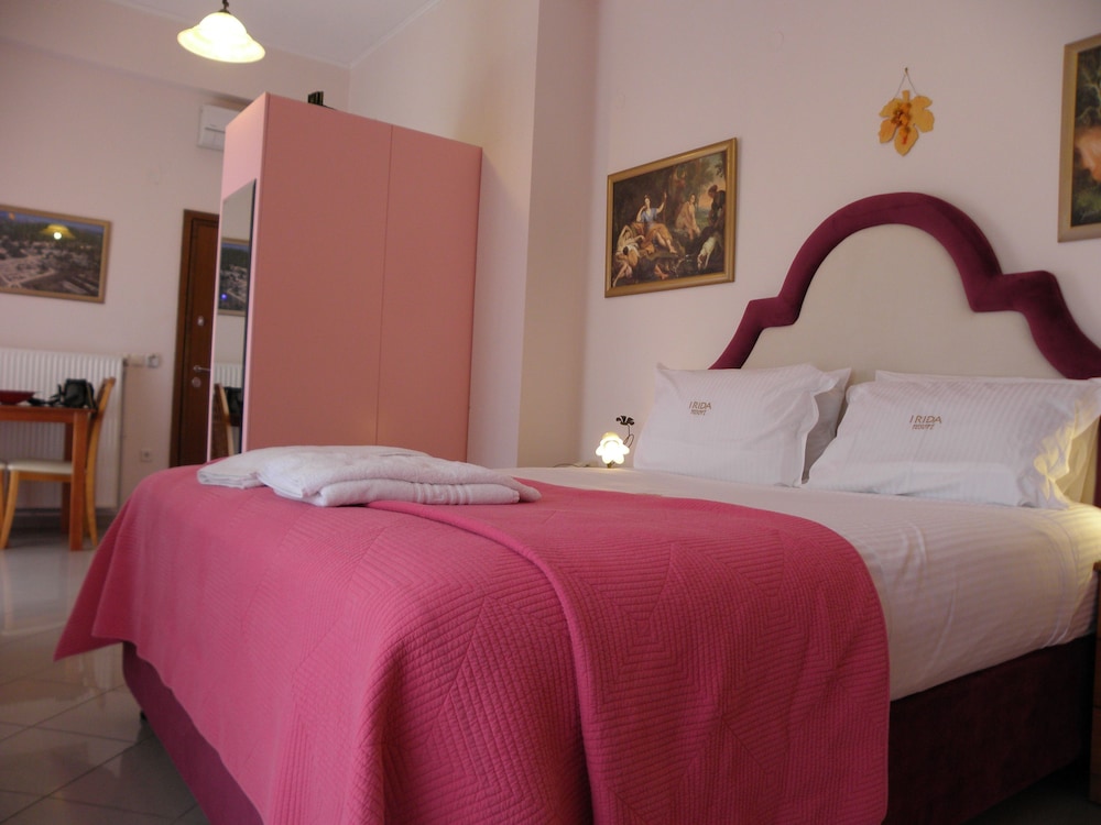 Irida Resort — Hotel rooms in Kyparissia, Peloponnese
