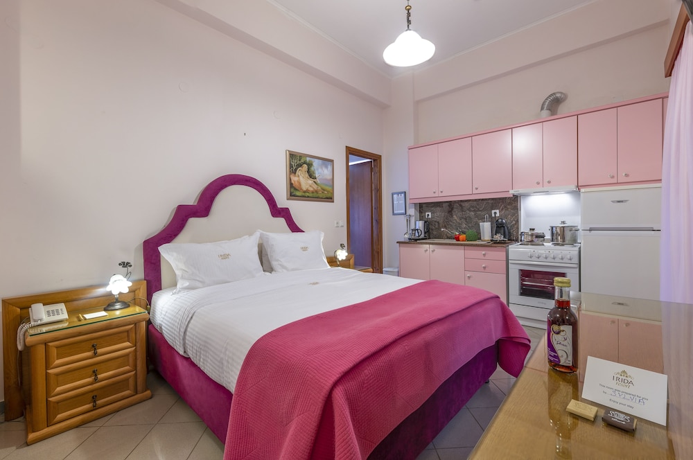 Irida Resort — Hotel rooms in Kyparissia, Peloponnese