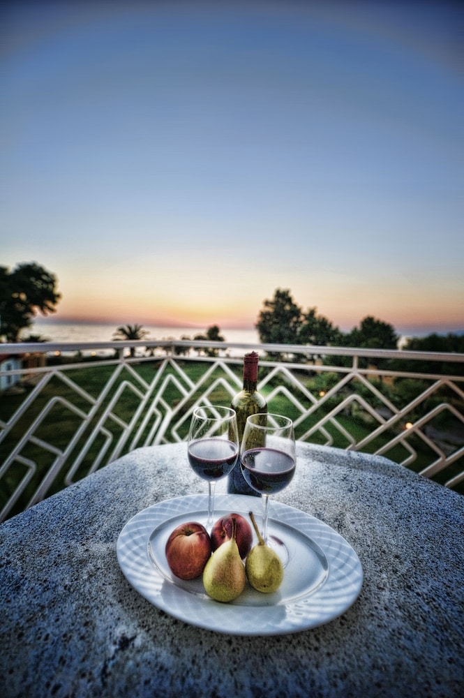 Irida Resort — Restaurant & bars in Kyparissia, Peloponnese