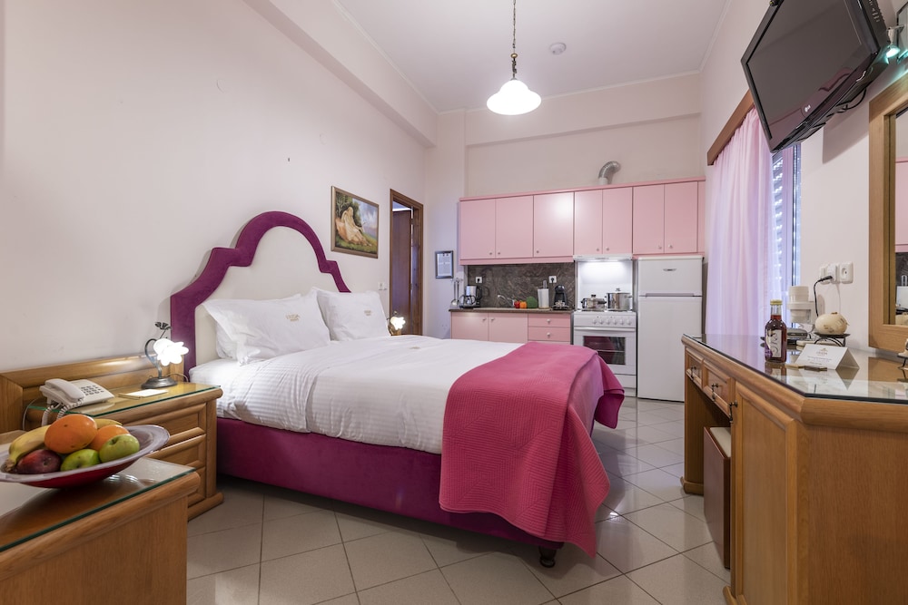 Irida Resort — Hotel rooms in Kyparissia, Peloponnese