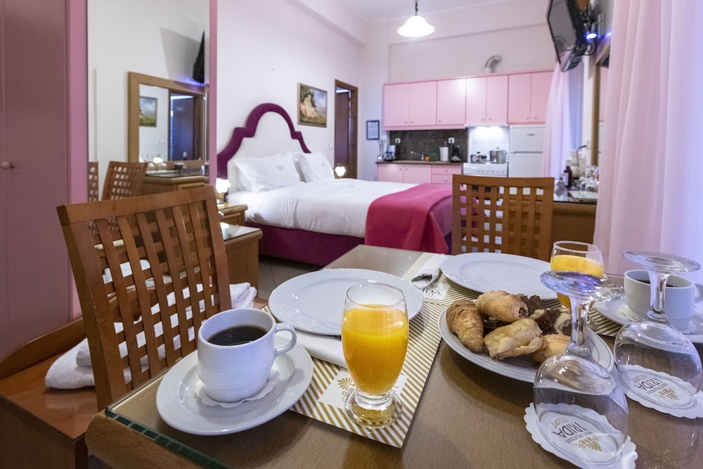 Irida Resort — Hotel rooms in Kyparissia, Peloponnese